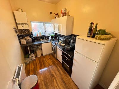 Spacious double in Goswell RD - &pound;277pw Main Photo
