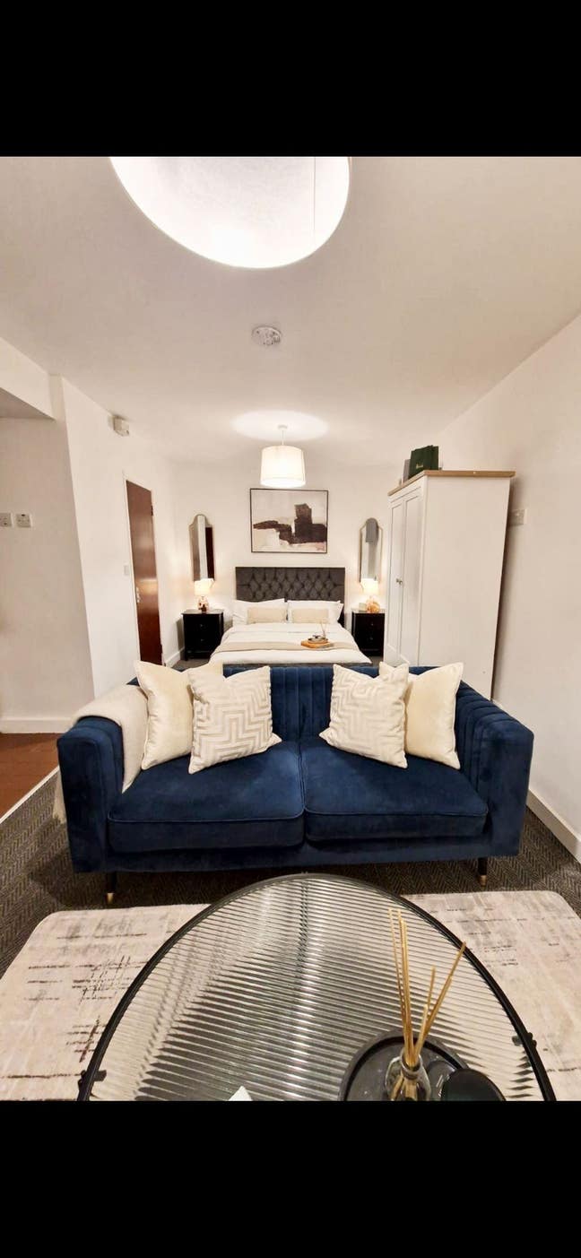 Grande Studio In Heart Of Ilford  Main Photo