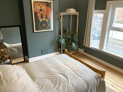 Tastefully decorated double bedroom Main Photo
