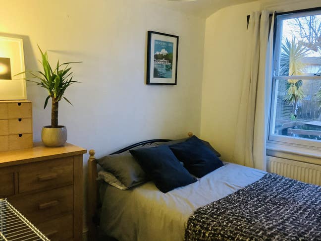 Cosy room in Victorian home in central Brixton Main Photo