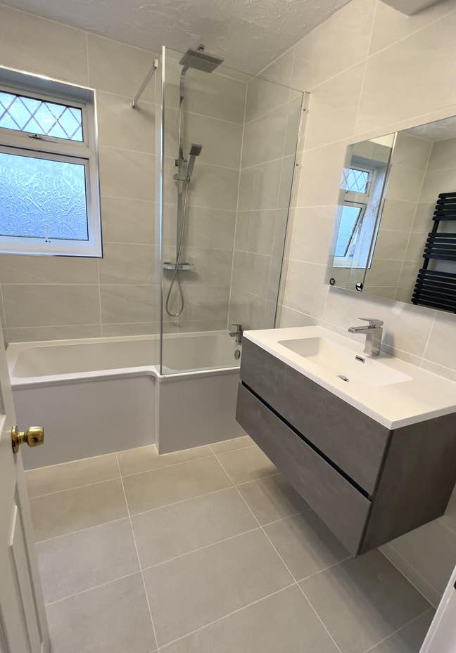 Large, newly decorated double room Main Photo