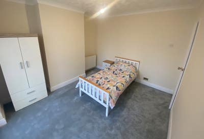 Large, newly decorated double room Main Photo