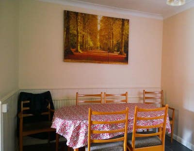 Small Double Room to Rent Main Photo