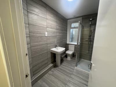 Medium Size Bedsit Kensal Green, NW10 Main Photo