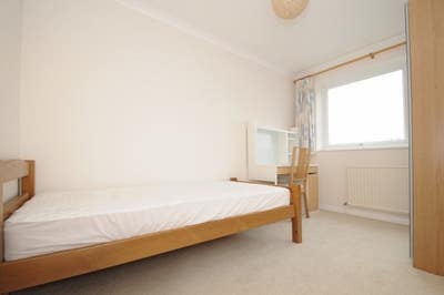 Lovely, modern Single room all bills included  Main Photo