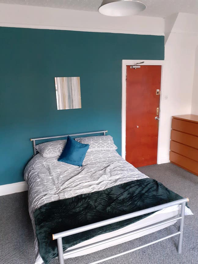 Large Double room  Main Photo