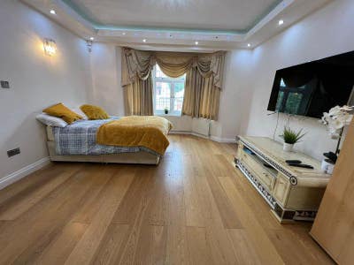 ⭐Bills incl Garden I Living room I Edgware  Main Photo