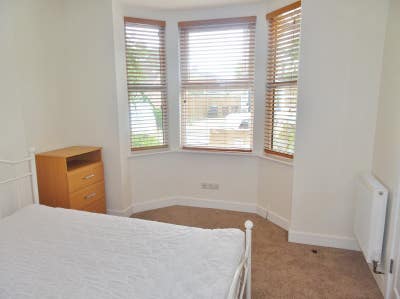Lovely Double Room in quiet street near town Main Photo