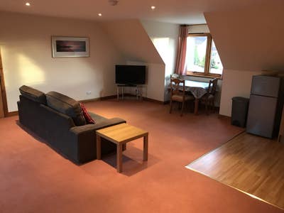 Self contained flat within family home Main Photo