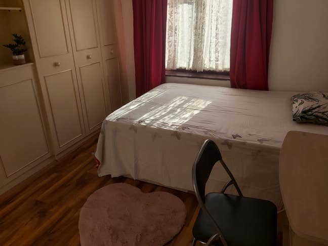 Exclusive Large Double Room for Rent in 2Bed House Main Photo