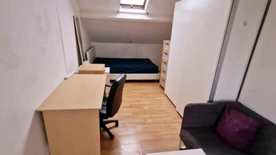15 min walk to city centre | BILLS included Main Photo