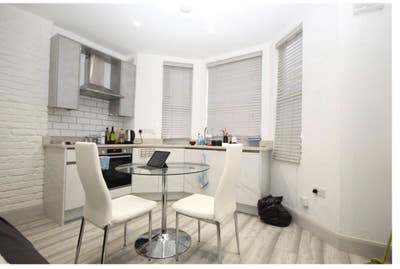 Spacious Brand New Studio in West Kensignton W14  Main Photo