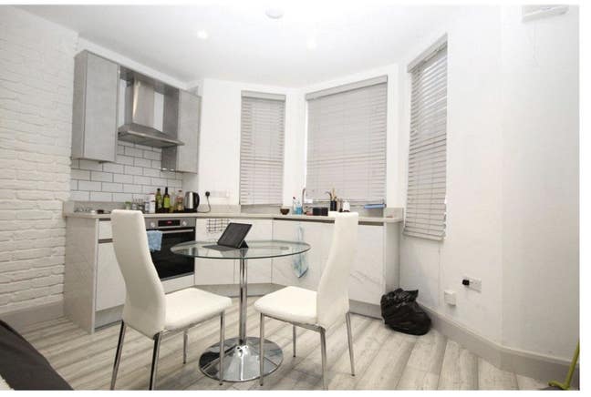 Spacious Brand New Studio in West Kensignton W14  Main Photo