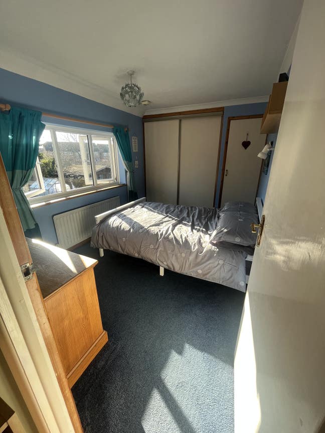 Nice double room with views over rear garden. Main Photo