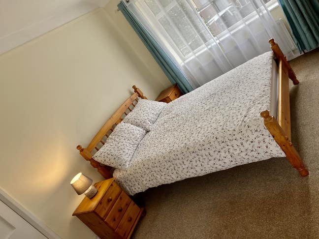 Large Double Room Main Photo