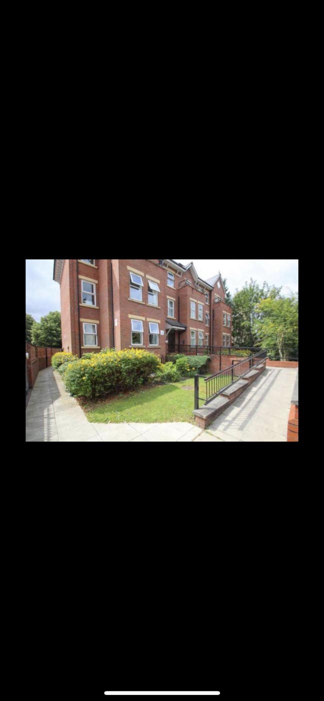 2 Double Rooms  in 2 Bed Modern Apt with Parking Main Photo