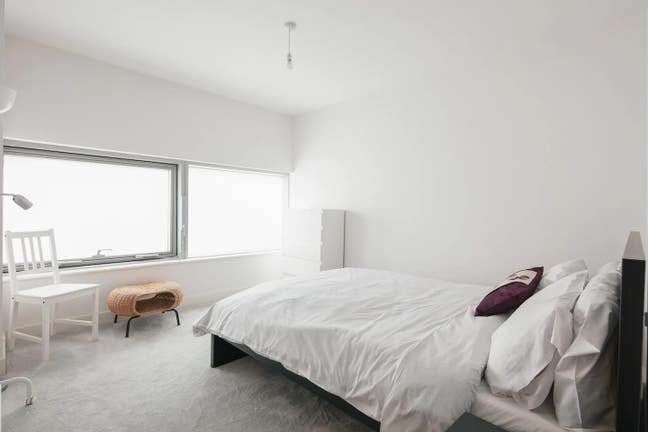 King size room - Canary Wharf, 7 mins walk to tube Main Photo