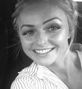 I am a professional female aged 40. moving to... Main Photo