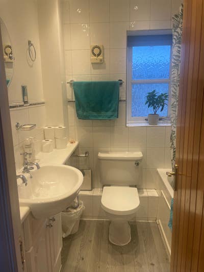 Lovely small double in leafy Mill Hill Main Photo