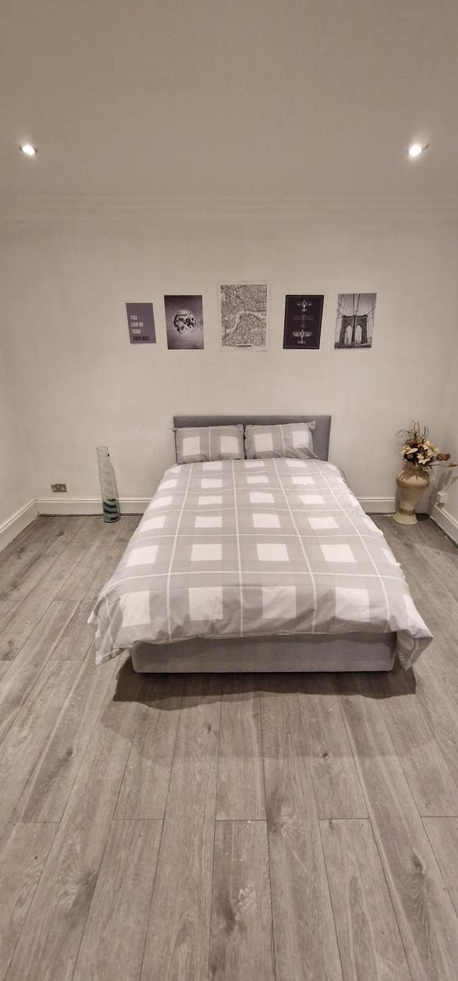 Newly Refurbished House share Main Photo