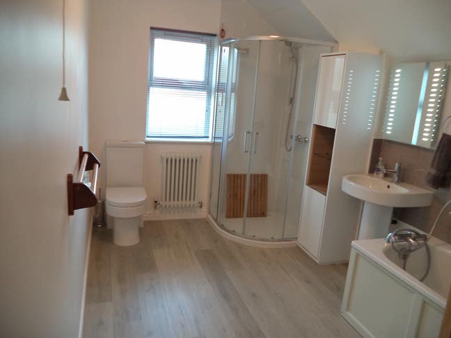 Fully refurbished house in Beeston  Main Photo