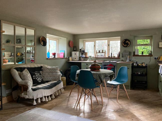 2-bed Annex stunning views use of POOL Main Photo