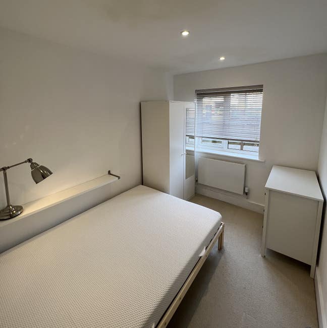 Double room in central Wokingham Main Photo