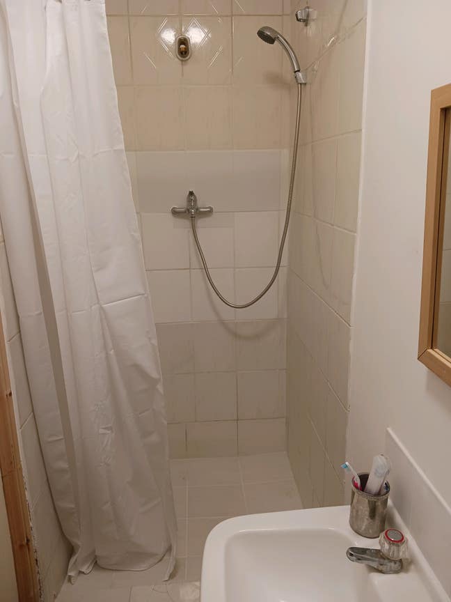 Double room overlooking garden Sw16  Main Photo