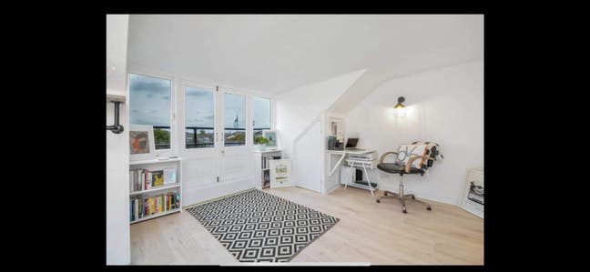 Professional double en-suite + own balcony room Main Photo