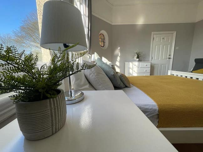 Beautiful Large Double Room- Dudley Main Photo