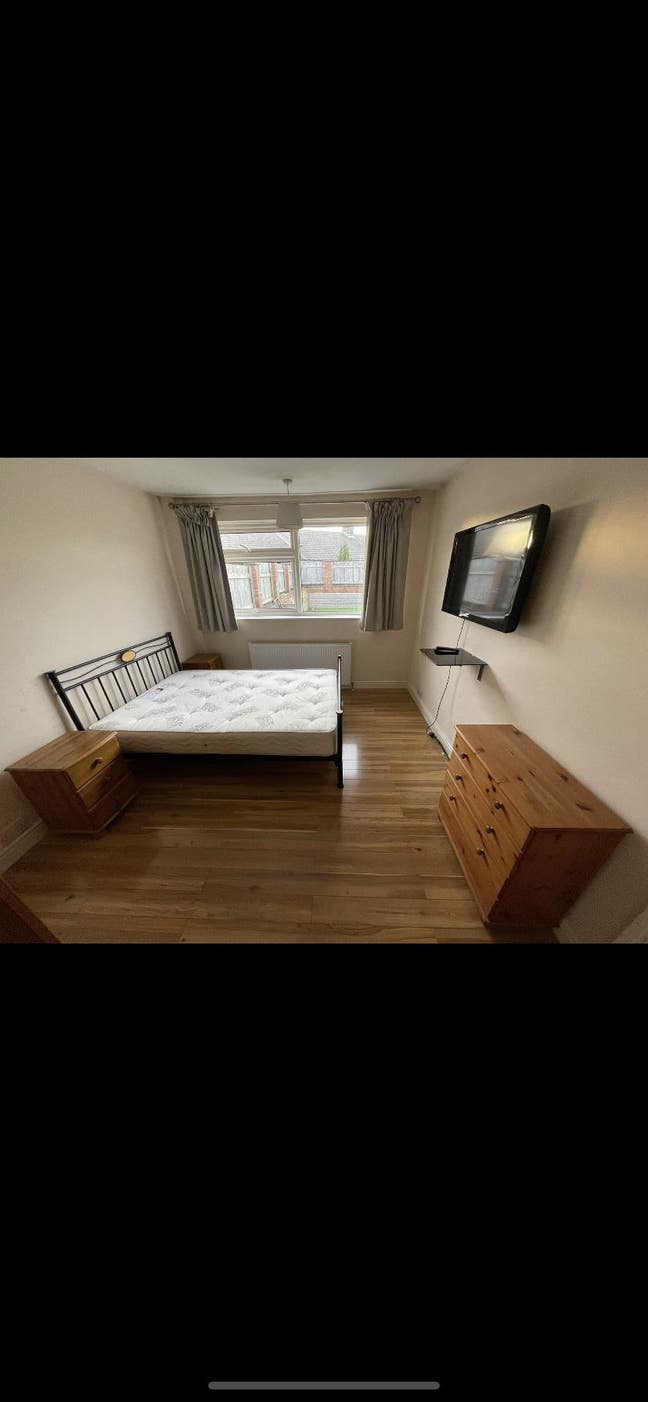 Room for rent all bills included  Main Photo