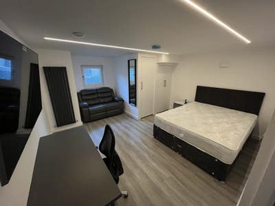 Bills Included Luxury One Bed Flat in Woodhouse Main Photo