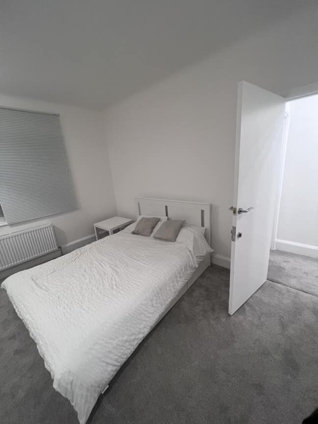 Brand new double room available - Edgware  Main Photo