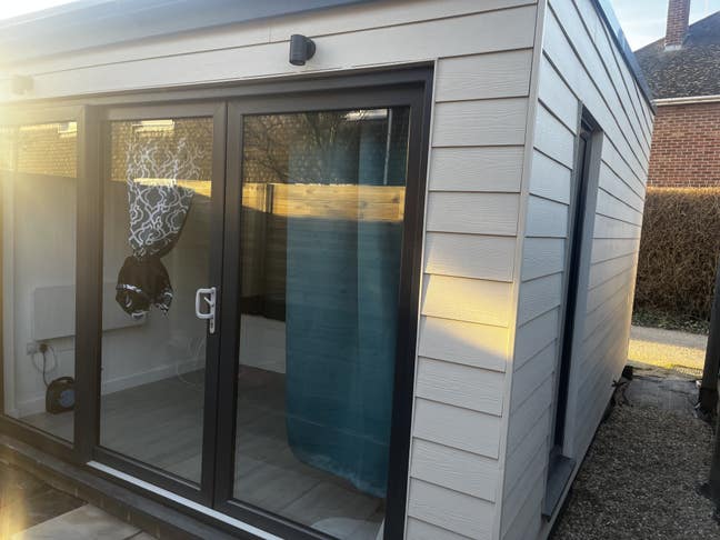 Self contained Studio for rent  Main Photo