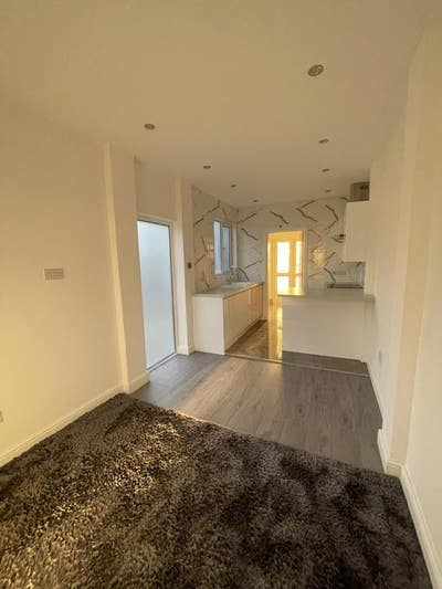 Studio Flat to rent in Shirley  Main Photo