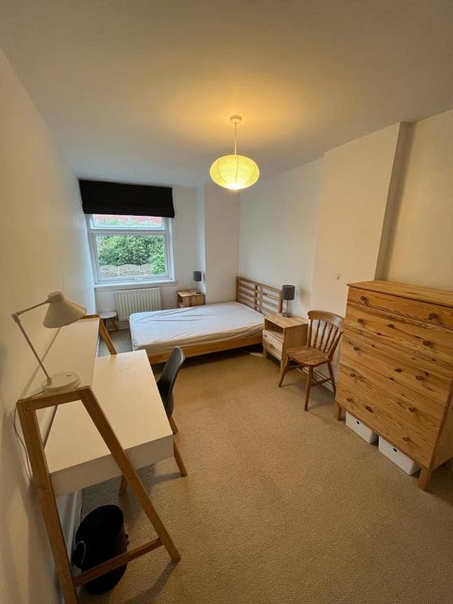 Double room in a spacious and cozy maisonette Main Photo