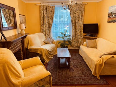 Beautiful Double Room -Sea View - Ryde Central Main Photo