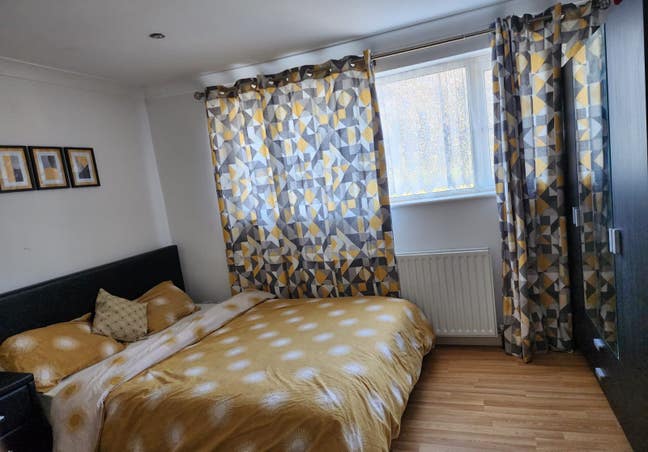 1 Large Double Room Main Photo