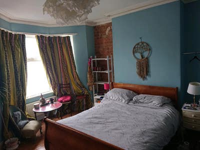 Gorgeous room in shared house Main Photo