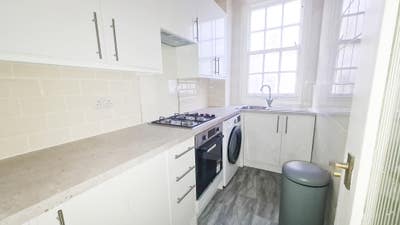 *NEW* Studio Flat - Fully furnished Main Photo