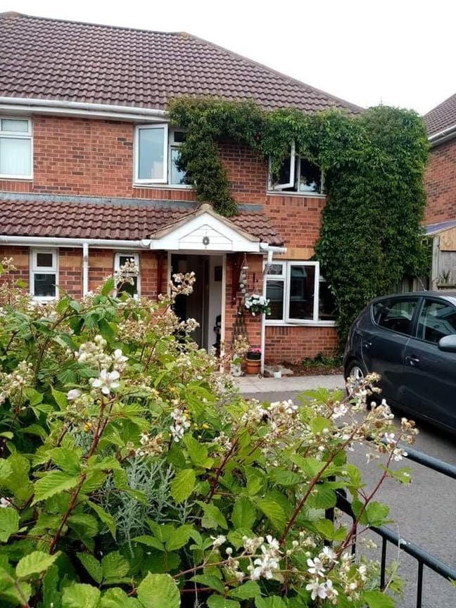 Furnished double room available Live in Landlady  Main Photo