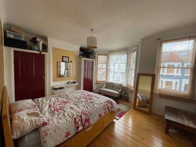 Short-term Double room in Dalston until mid-Apr Main Photo