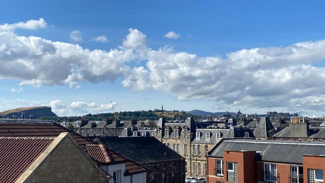 Stylish 2 bed flat / Castle&Arthur’s seat views  Main Photo