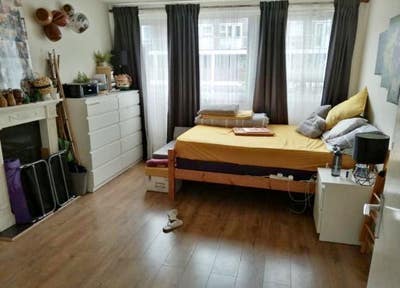 Clean and Friendly Double Room in Limehouse Main Photo