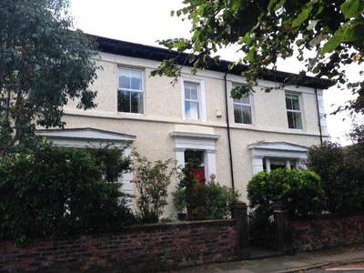 Large Double Room with Ensuite Bathroom Main Photo