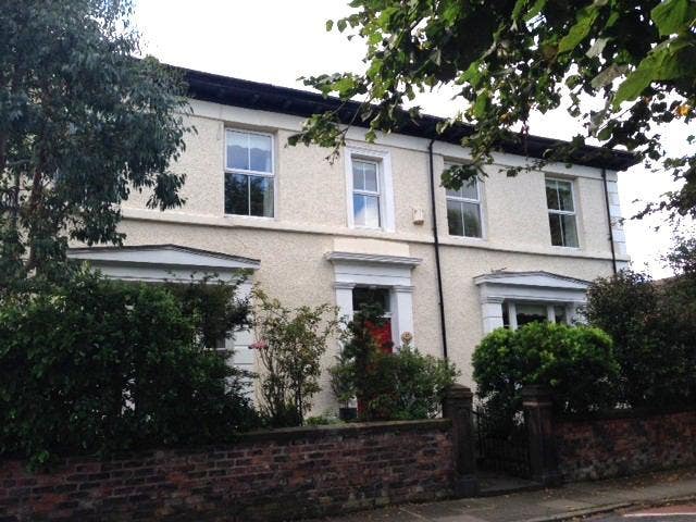 Large Double Room with Ensuite Bathroom Main Photo