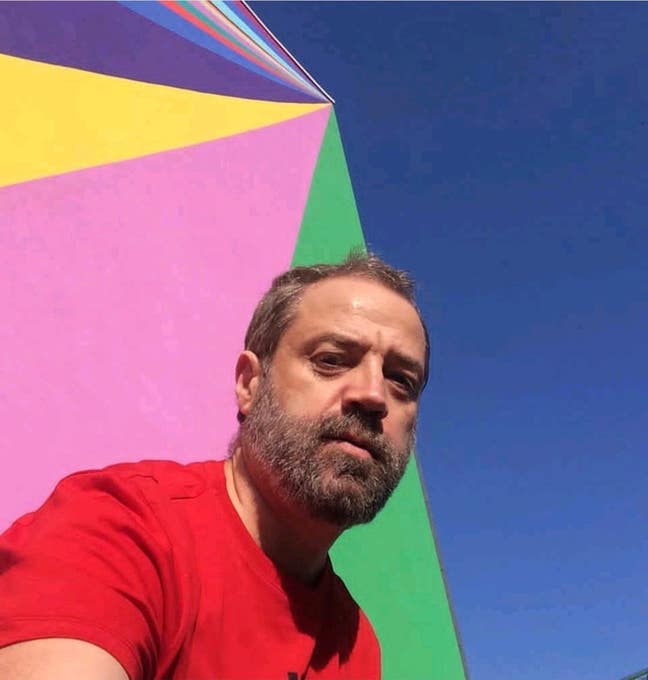 Seeking quiet room Main Photo