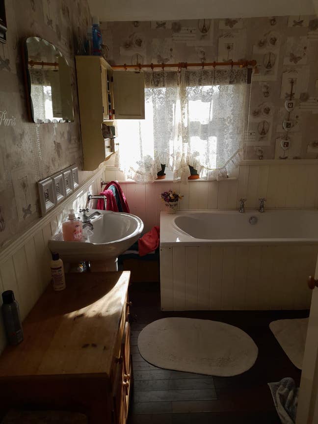 Bright sunny double  room Main Photo