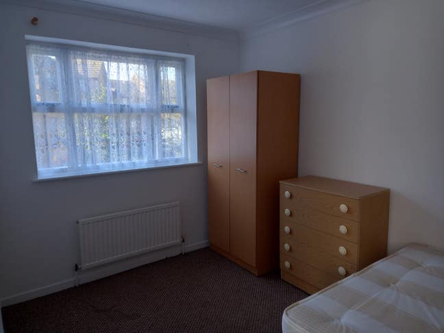 650pcm-Dbl Room-All Bills inc-Manor Park Main Photo
