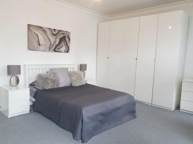 Luxury Master Bedroom -8 min walk from station Main Photo